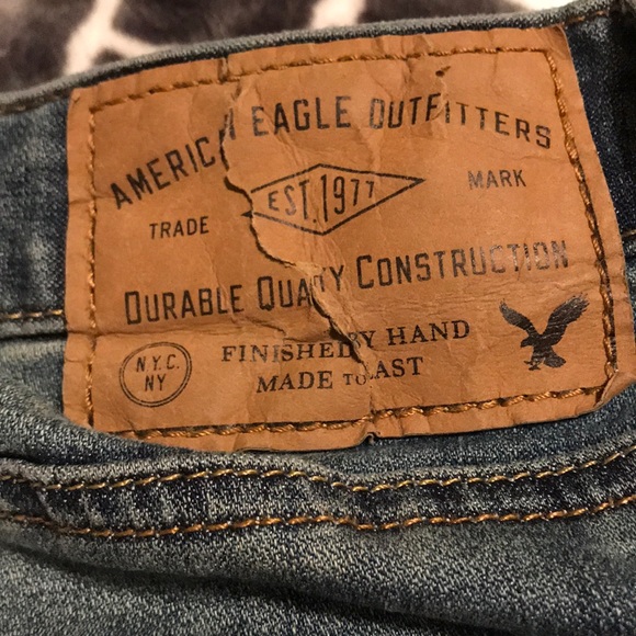 Medium Wash Distressed AE Jeans - Picture 5 of 6